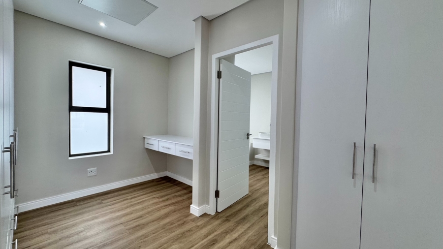 4 Bedroom Property for Sale in Croydon Gardens Estate Western Cape